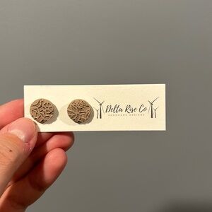 Brown stud clay earrings